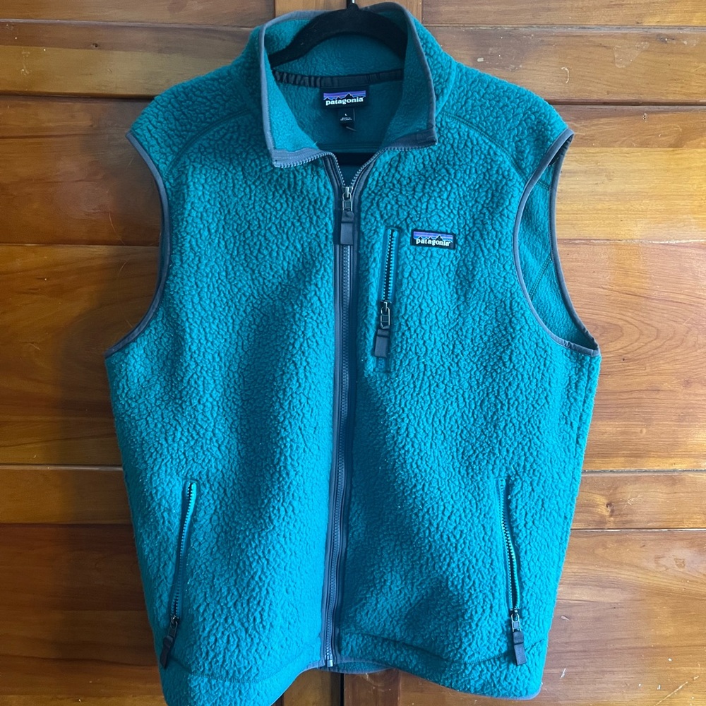 Patagonia men’s sherpa green vest size L